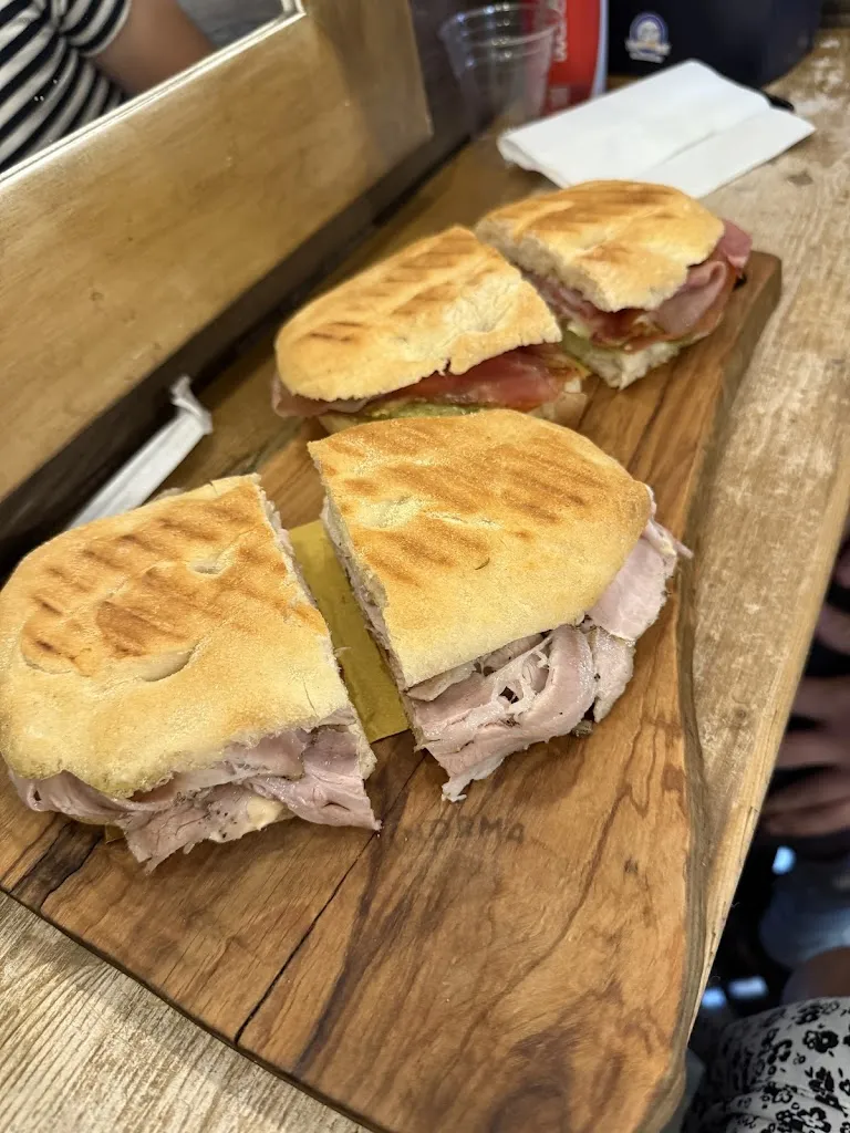 Adriana Hlebec_Fuorinorma_Monti_review