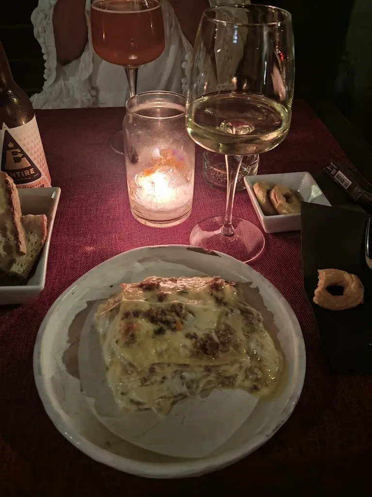 Başak Güllü_Fafiuché_Monti_review