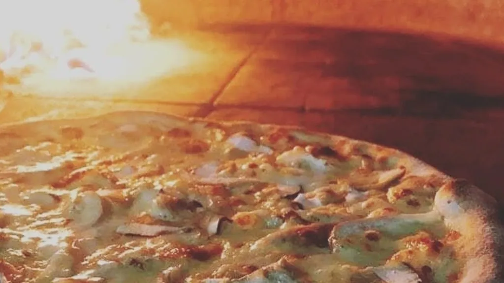 Bar Pizzeria 90_Narbolia_slider_image_2