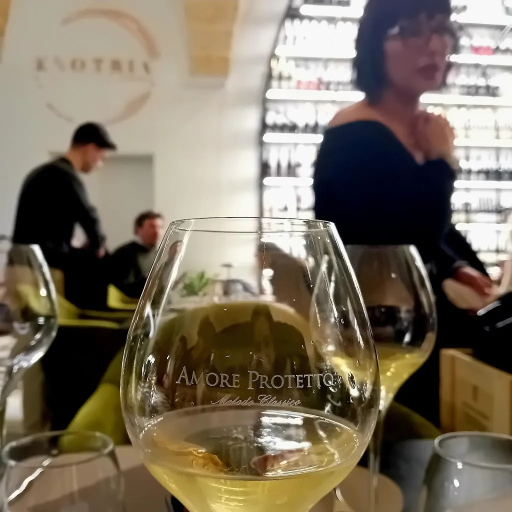 Valentina Paciullo_Enotria Vineria_Francavilla Fontana_recensione