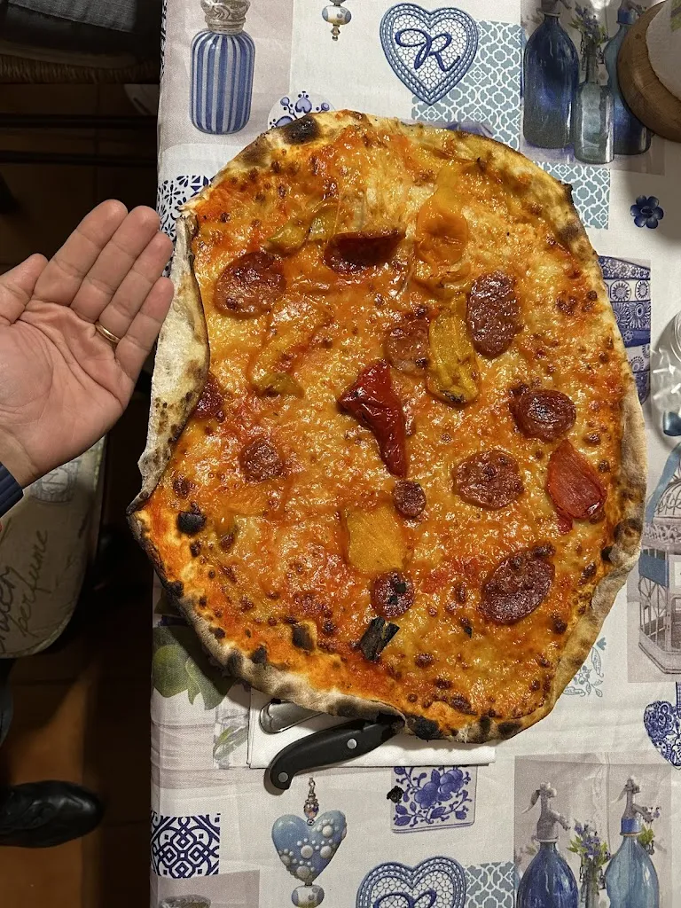 luca comandini_Monkey Bar Pizzeria_Narcao_review
