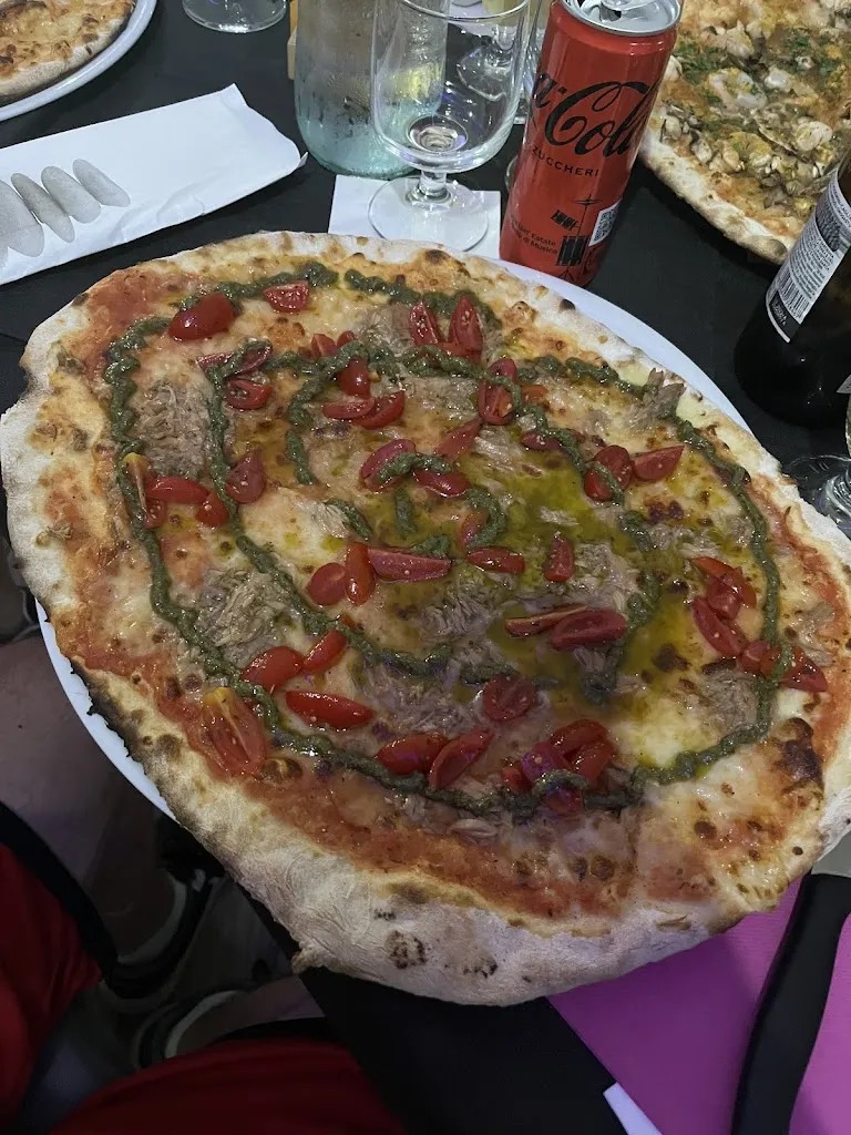 Kevin Ferranti_Monkey Bar Pizzeria_Narcao_review