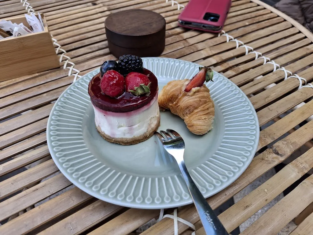 Katia Mattana_Monkey Bar Pizzeria_Narcao_review