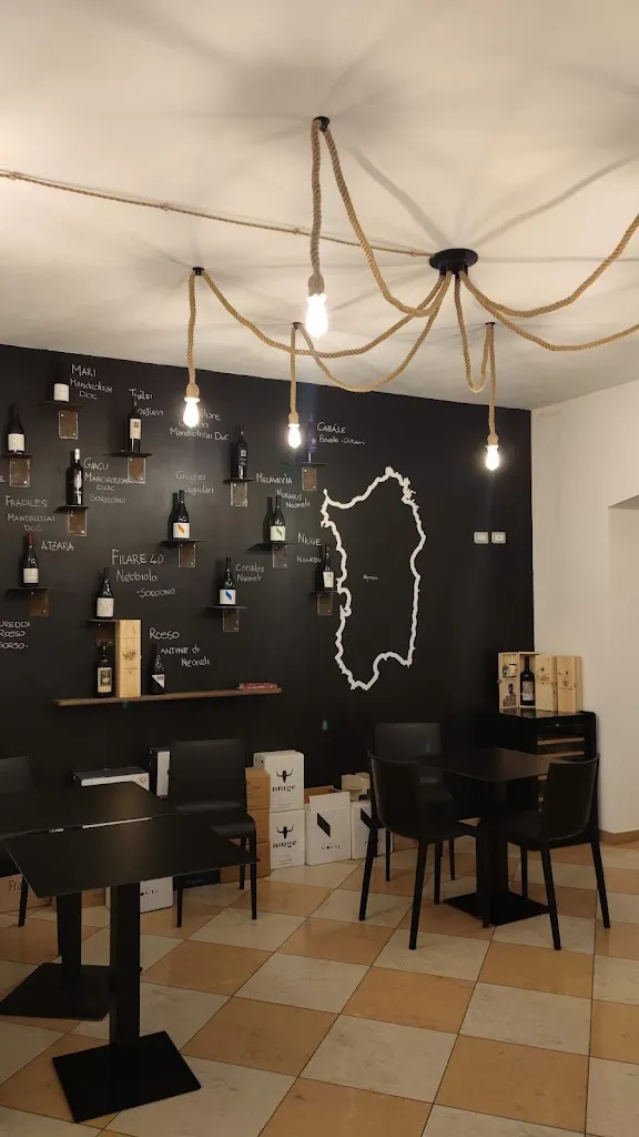 Stefania Mura_Bar S'Istentu_Neoneli_review