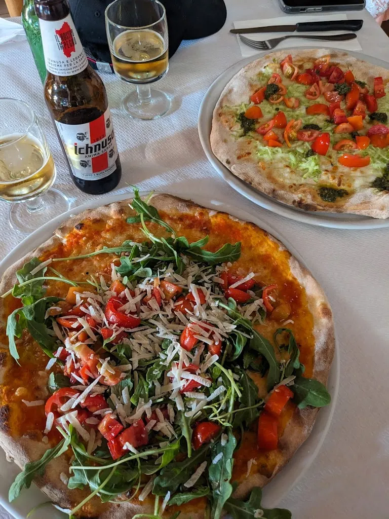 Júlia Feiner_Bar Pizzeria Vecchia Valenza_Nuragus_review