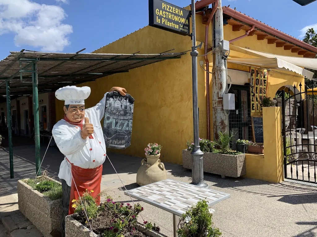 Pizzeria-Gastronomia IS PILASTRUS restaurant in Olia Speciosa