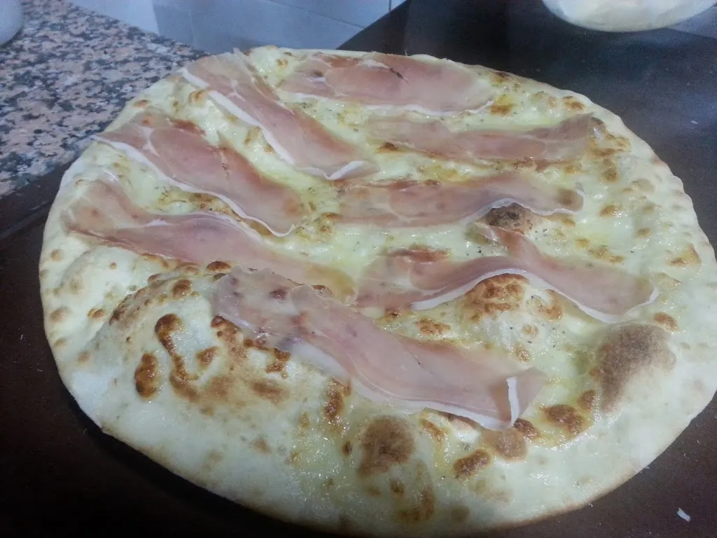 Pizzeria Da Lello restaurant in Ollastra