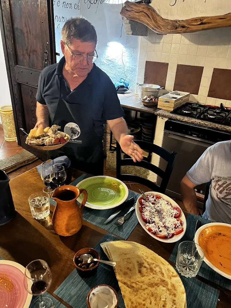 Kyna Payawal_Sa horte de su poeta_Oliena_recensione