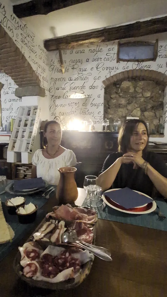 Sa horte de su poeta_Oliena_slider_image_2