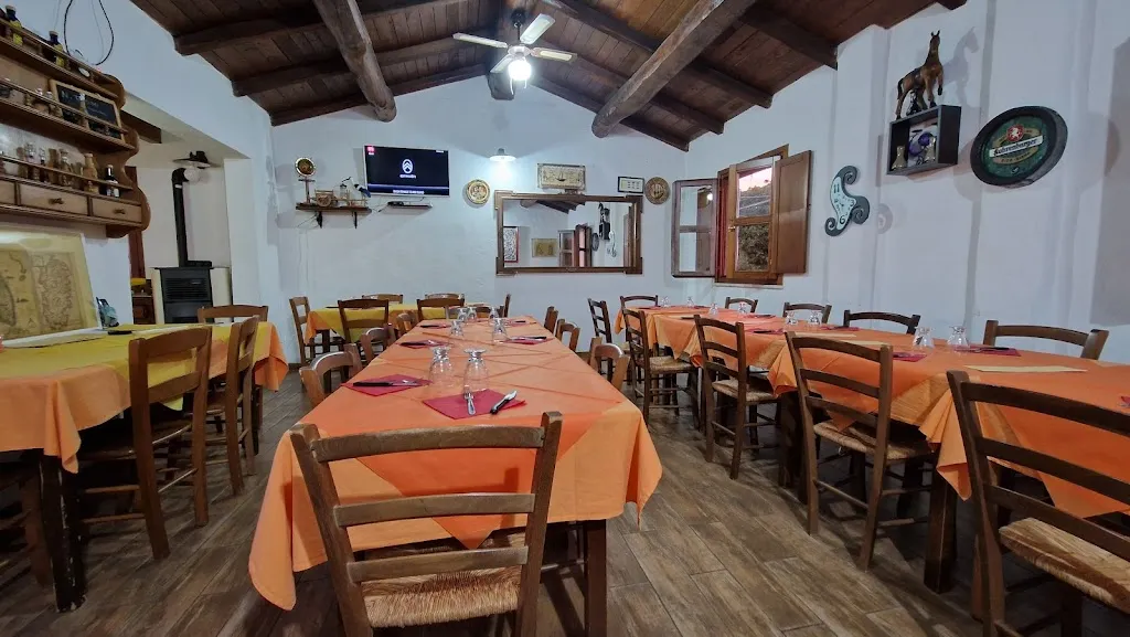 Pizzeria S'Ascusogliu_Onanì_slider_image_1