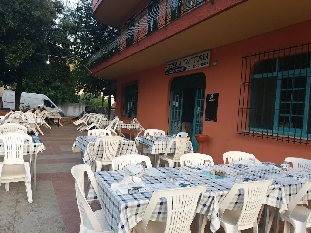 Pizzeria Max Marghe restaurant in Onifai