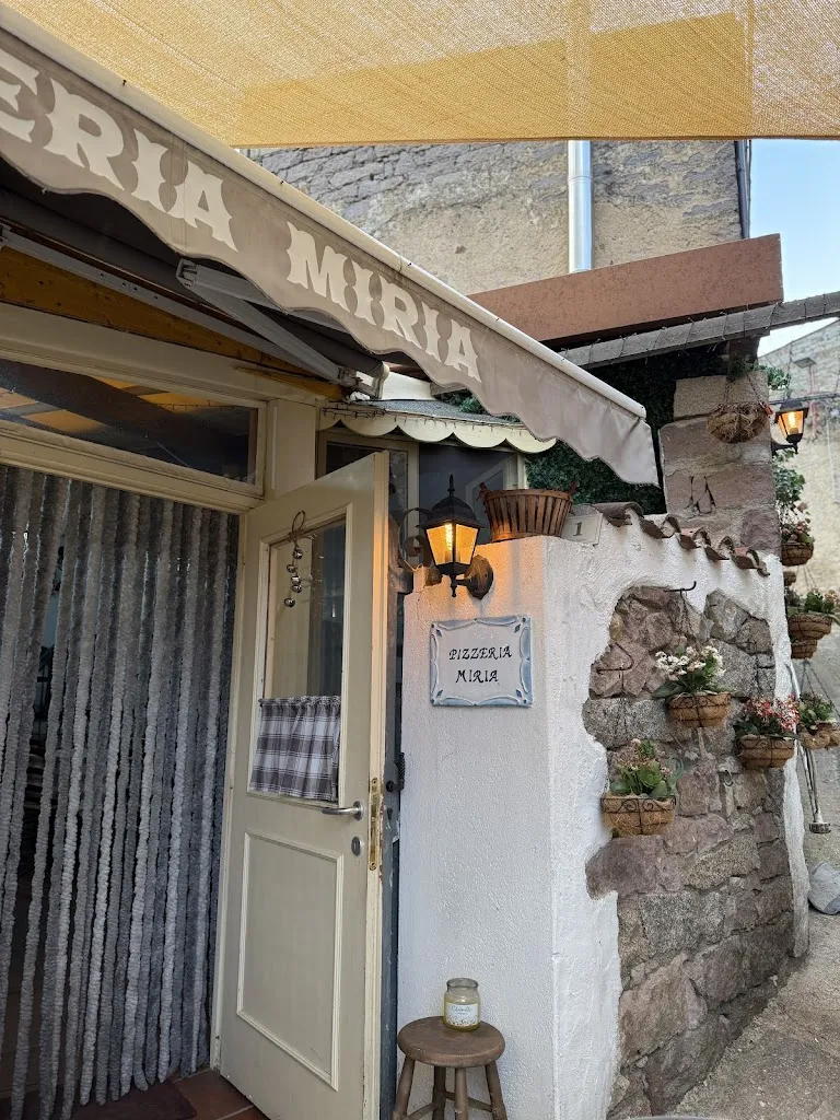 Sandra Georgiana_Pizzeria Miria_Oniferi_review