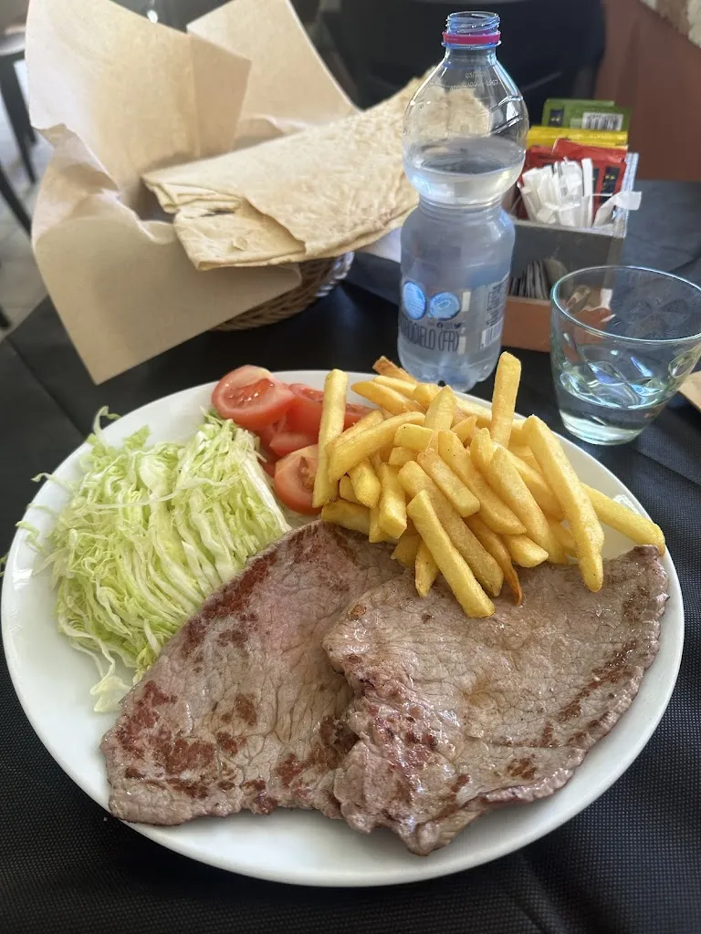 Matteo Podda_Stazione Di Servizio Bar Ristorante L'Oasi_Orani_review