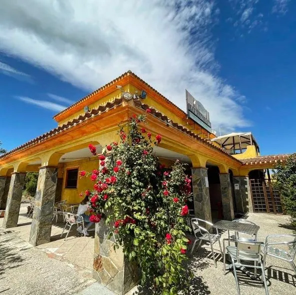 Stazione Di Servizio Bar Ristorante L'Oasi_Orani_slider_image_2