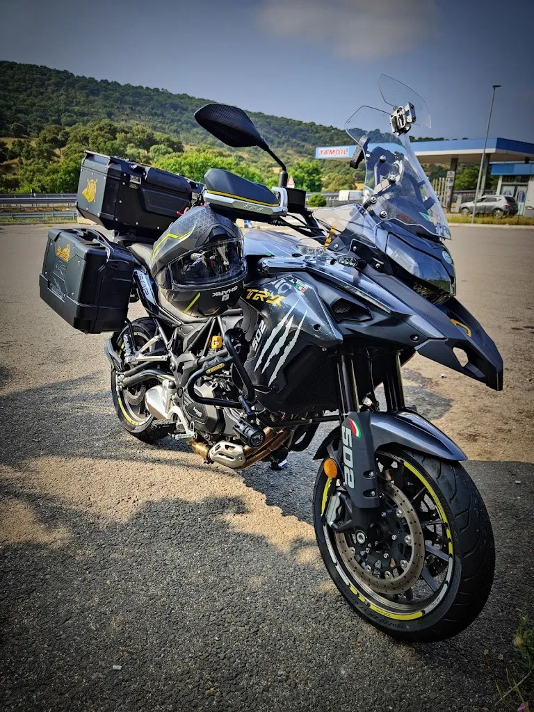 Stazione Di Servizio Bar Ristorante L'Oasi_Orani_slider_image_3