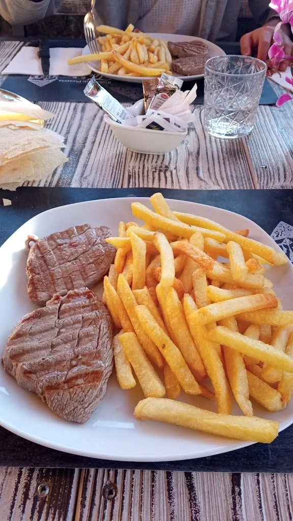 tamara ramírez_Ristorante Pizzeria Turre Di Zoroddu Marialfonsa Marialfonsa_Orotelli_review