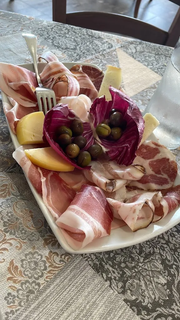 Gialus Bar Ristorante_Orotelli_slider_image_3