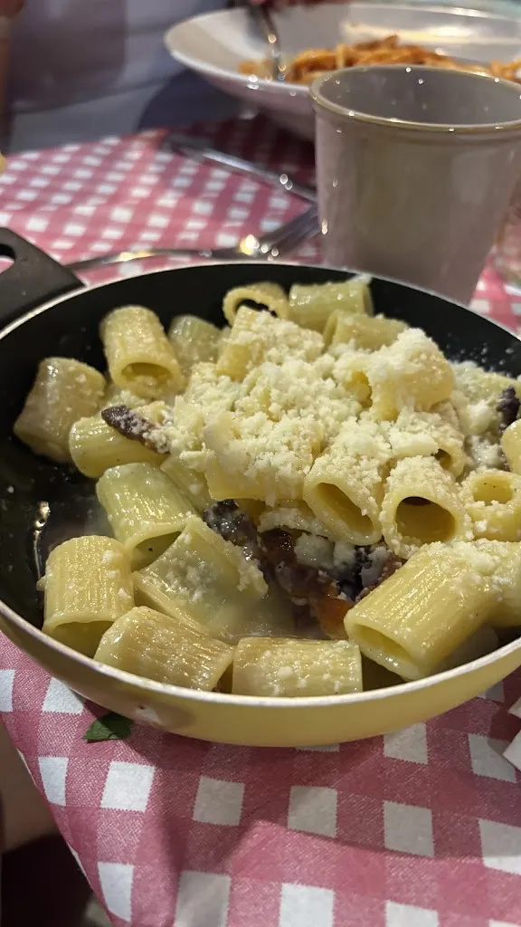 Olga Kochega_Profumi de' Roma trattoria romana_Olbia_review