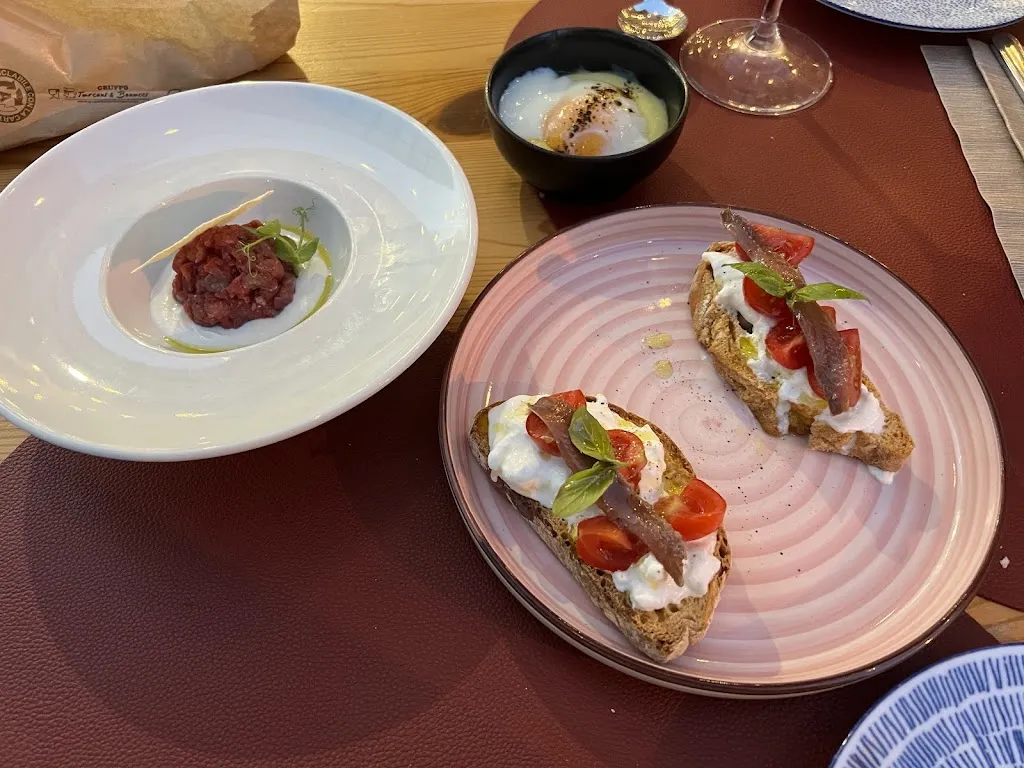 Jordan Cox_Rosinita - Experience Local Food_Olbia_review