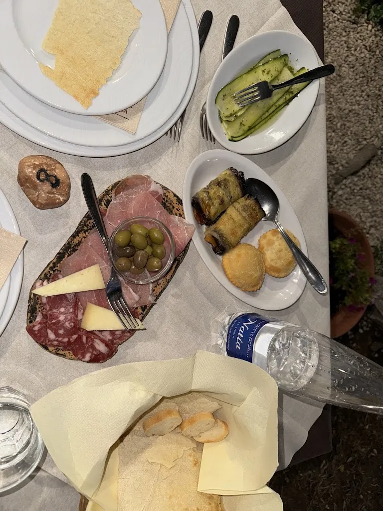 Thalia Dabda_Locanda Rudalza cucina tipica sarda_Olbia_review