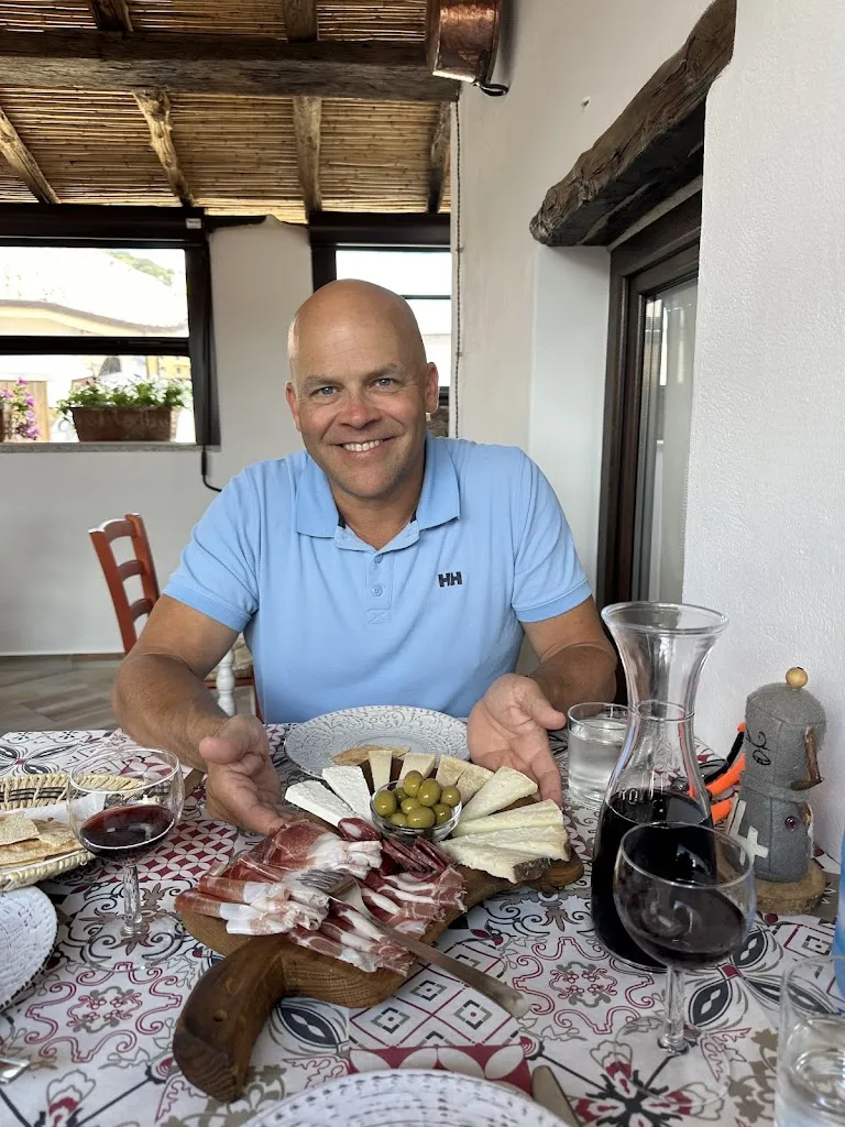 Michael McGill_Su Guruttu_Orgosolo_review