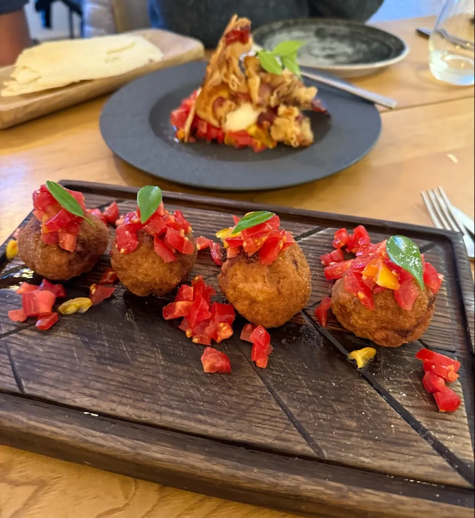 Kanyon Bollinger_Braceria Amistade - Wine Bar Beer_Orgosolo_review