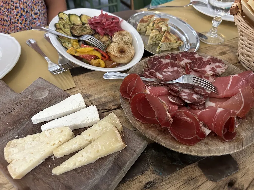 Ristorante Ai Monti del Gennargentu_Orgosolo_slider_image_3