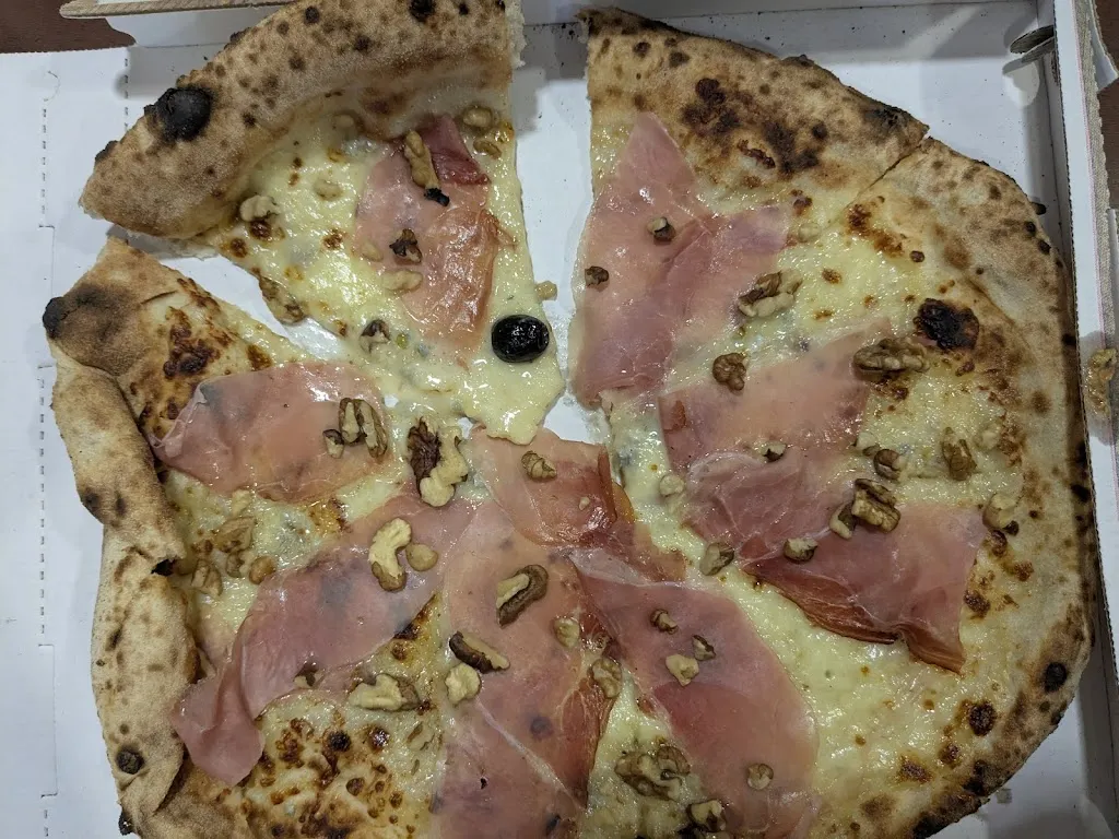 Katya DC_MetroPizzeria di Puseddu Danilo Ambrogio Virgilio_Ottana_recensione