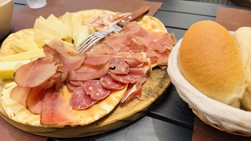 corsaro nero_Il giardino del Pueblo_Osilo_review