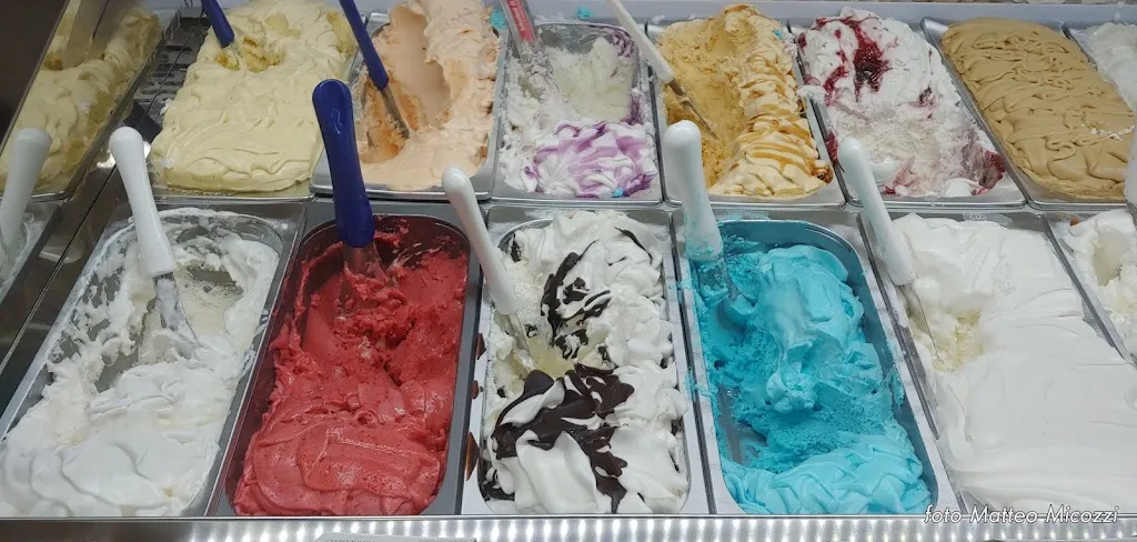 Bar Gelateria Lenzini_Ozieri_slider_image_2