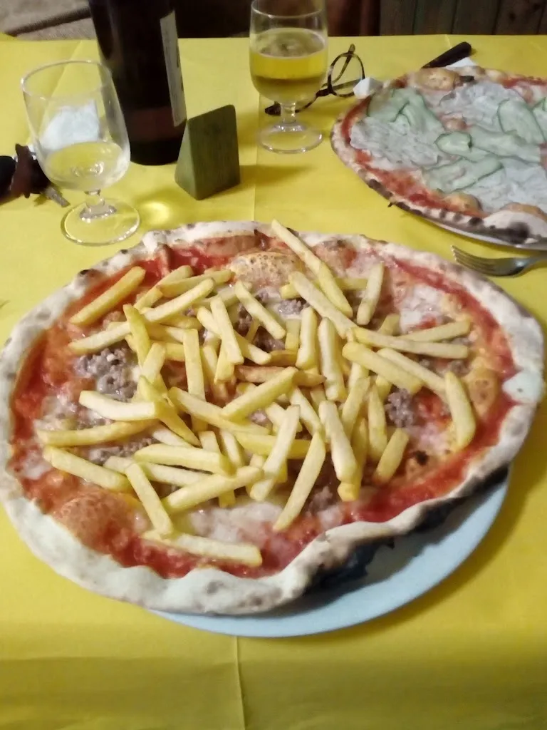 Salvatore Calì_Esposito Daniela - Bar Pizzeria_Paulilatino_recensione