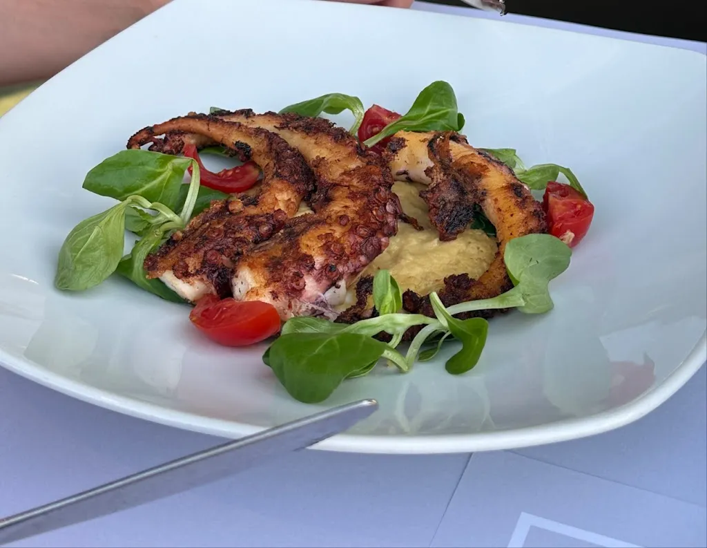 Dmitry Yurlov_Elit Promenade Cafè_Porto Cervo_review