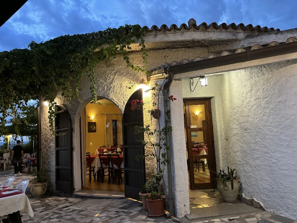 Pizzeria Domus La Roccia_Pozzomaggiore_slider_image_1