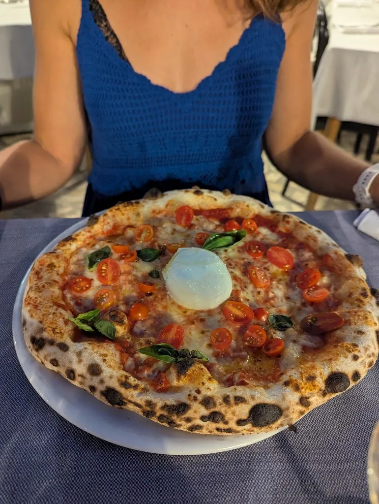 Andres Gutierrez_AMA restaurant_Pula_review