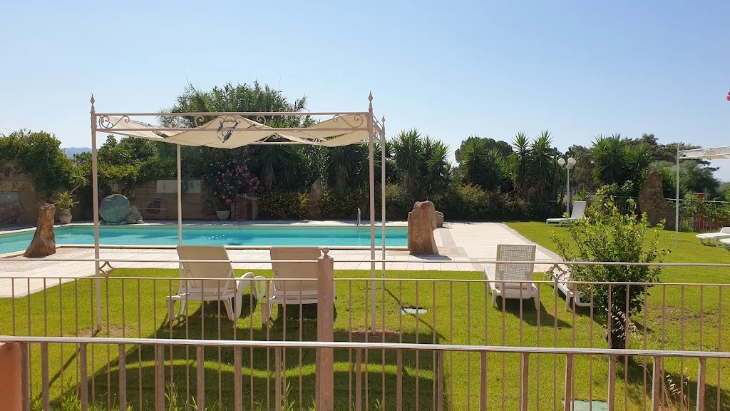 Pierre Vischioni_Hotel I Ginepri_Quartucciu_recensione