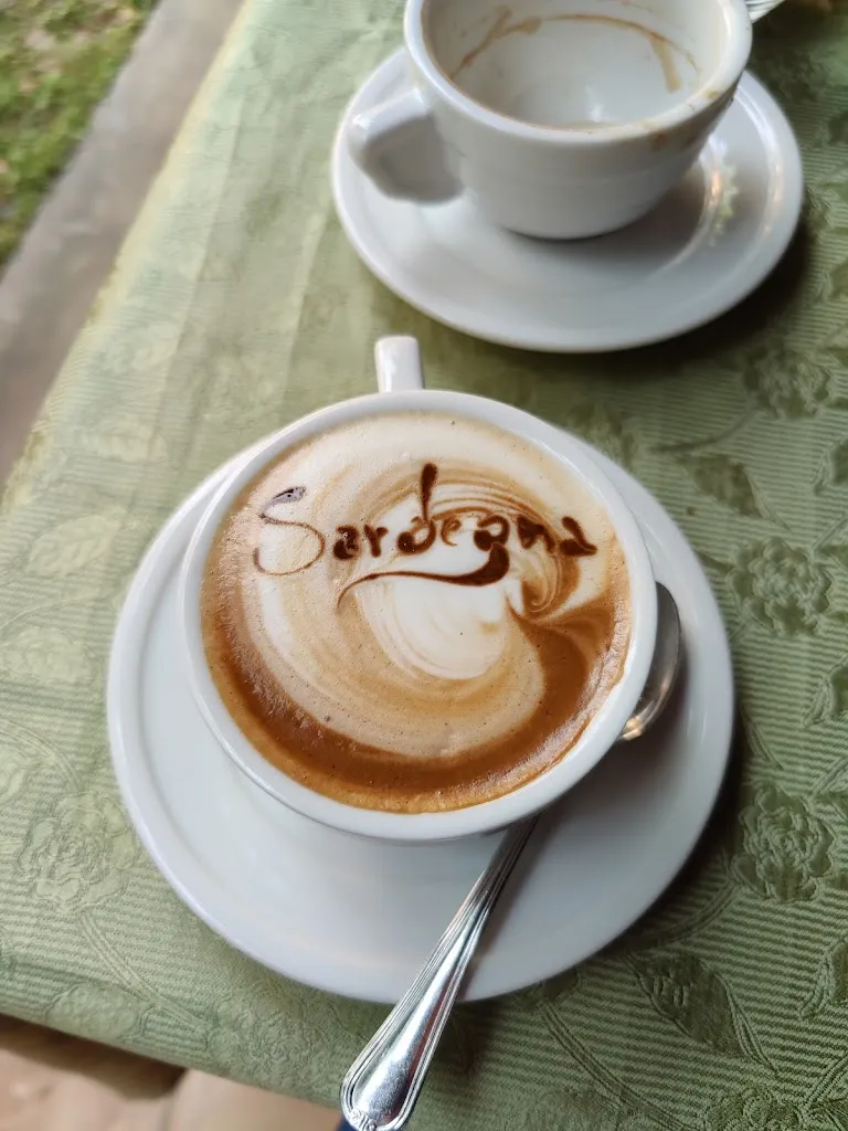 Andreas Puenguentzky _Hotel I Ginepri_Quartucciu_recensione