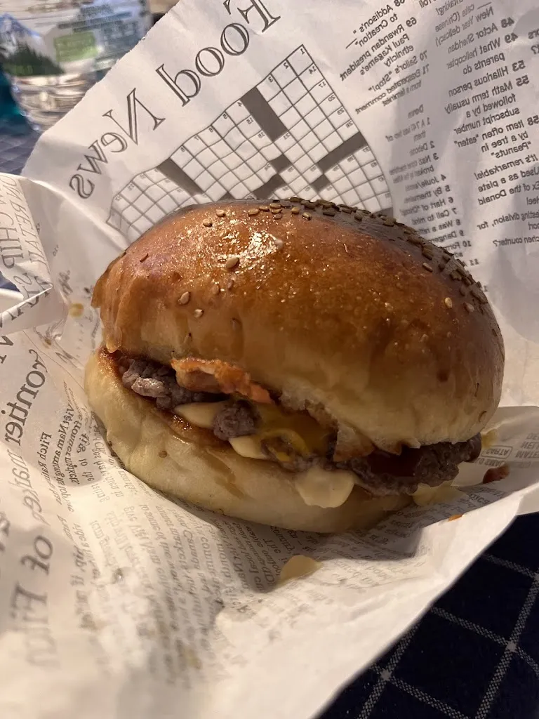 Laura Spissu_Su Boy Burgers_Quartucciu_review