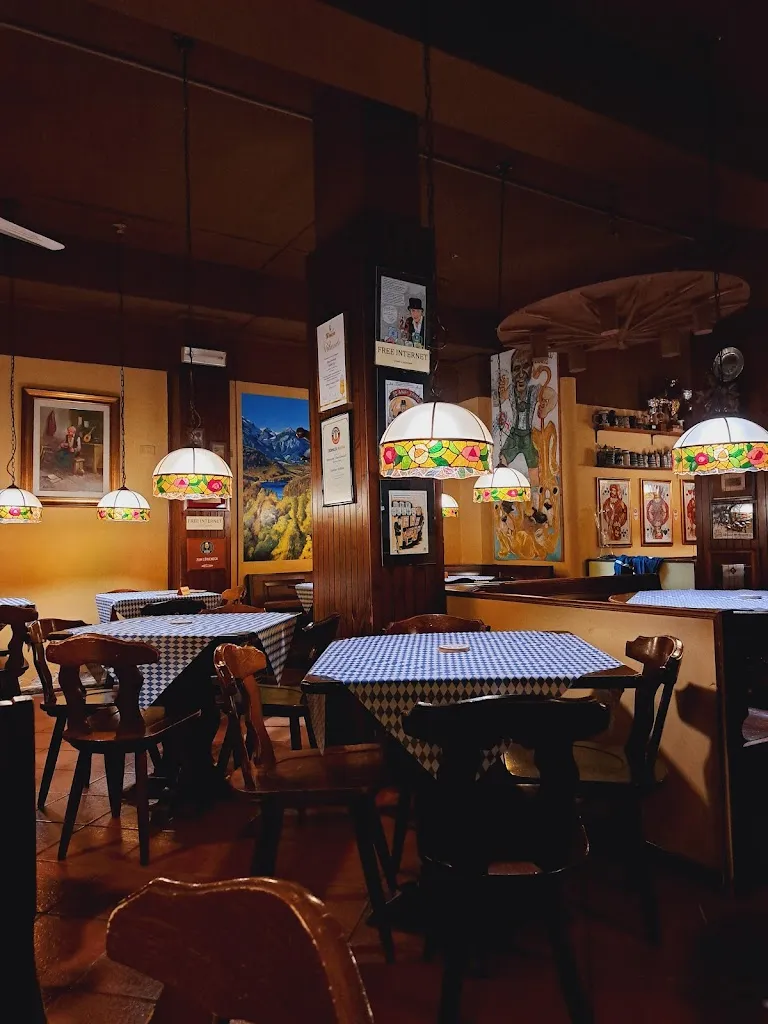 Zum Loeweneck restaurant in Quartucciu