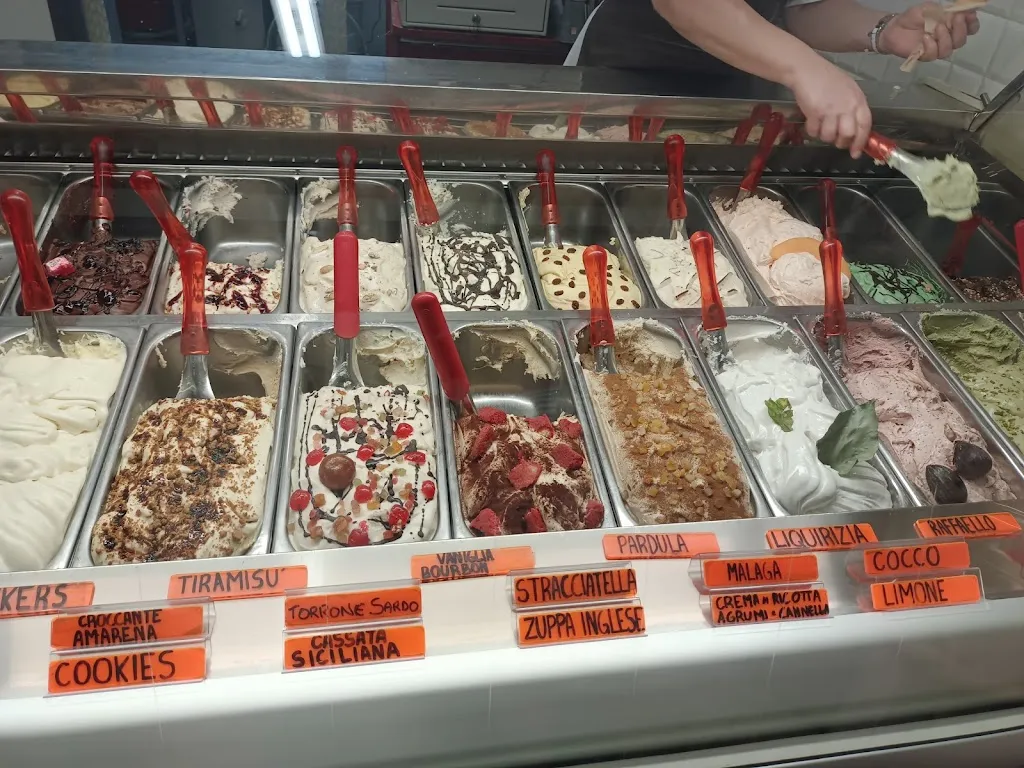 GELATERIA ARTIGIANALE LA PIAZZETTA_Quartucciu_slider_image_2