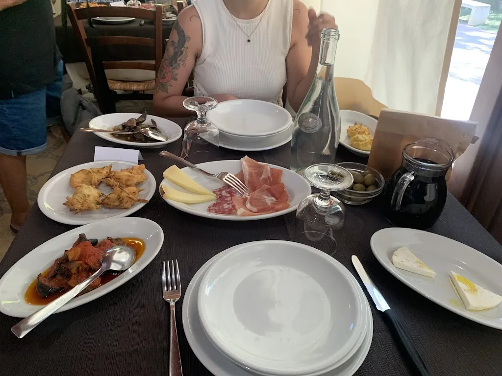 lorenzo viapiana_Agriturismo Simbirizzi_Quartucciu_review