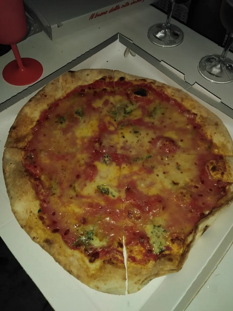 Miroslav Vácha_Pizzeria Gnomi_Quartucciu_review