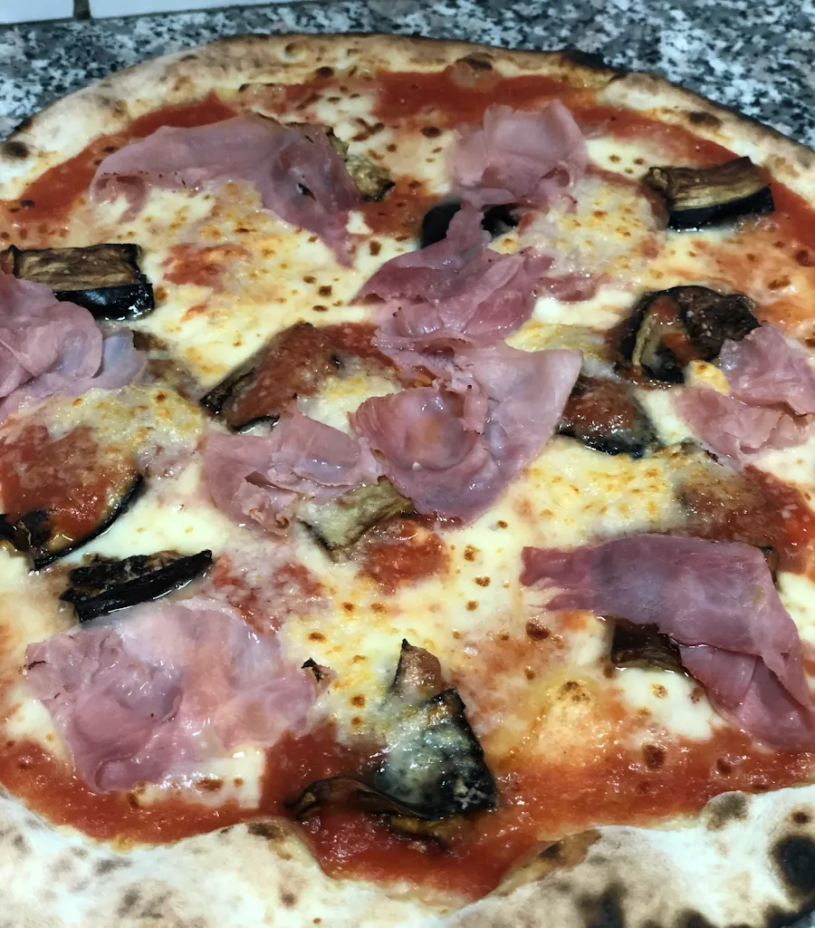 Pizzeria Gnomi_Quartucciu_slider_image_2