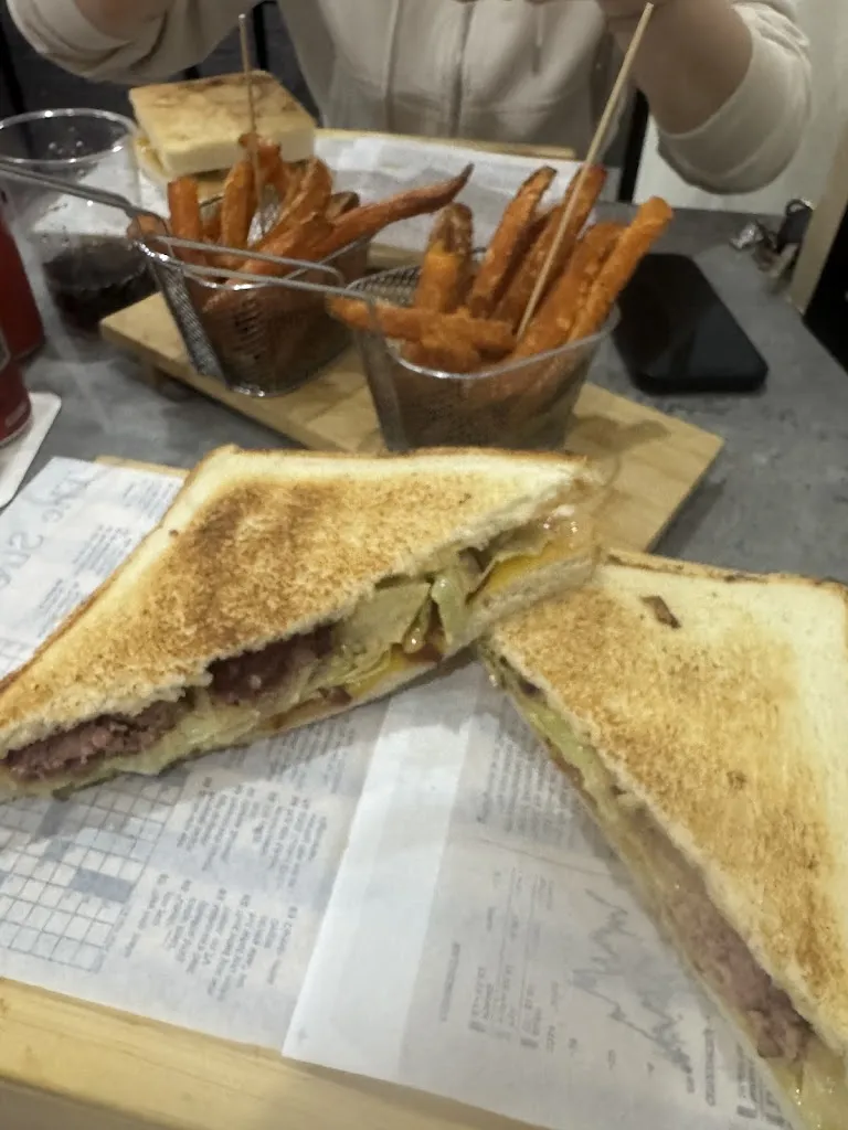 Ophelia p._Tipi Toasti | Toast Quartu_Quartucciu_reseña