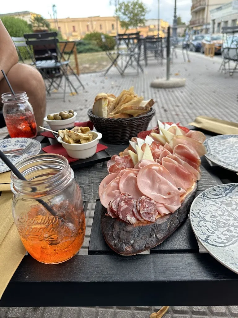 Mattia Testard_Enoteca Wineria Sant'Elena_Quartu Sant'Elena_review