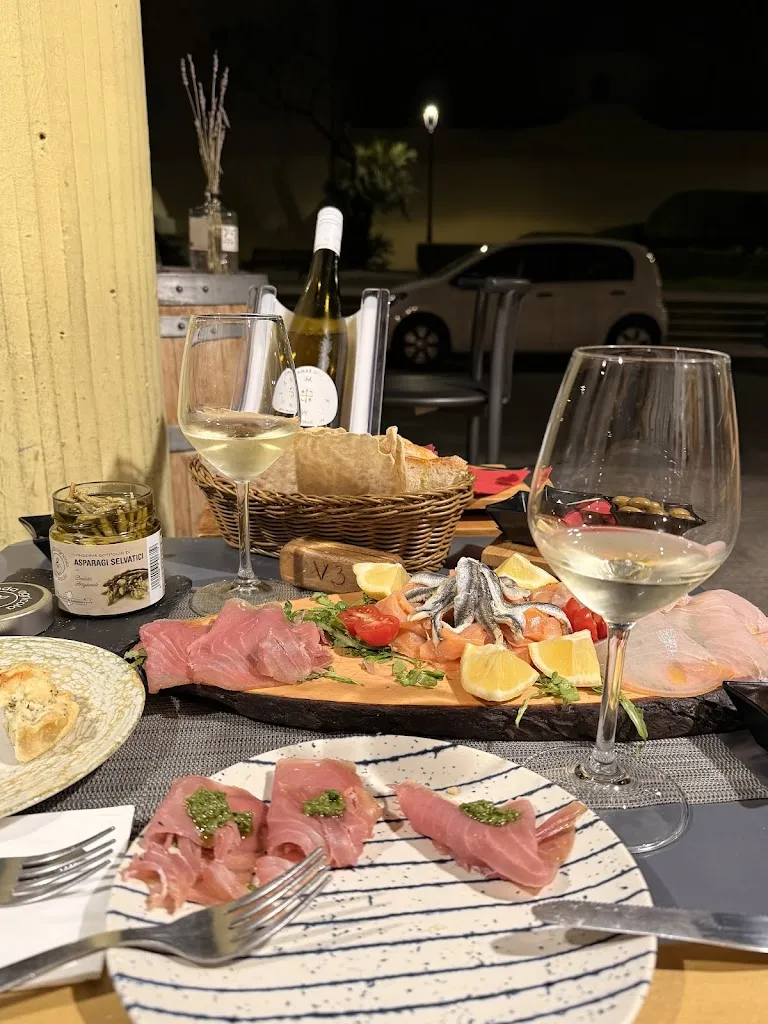 Noemi Corsi_Enoteca Wineria Sant'Elena_Quartu Sant'Elena_review