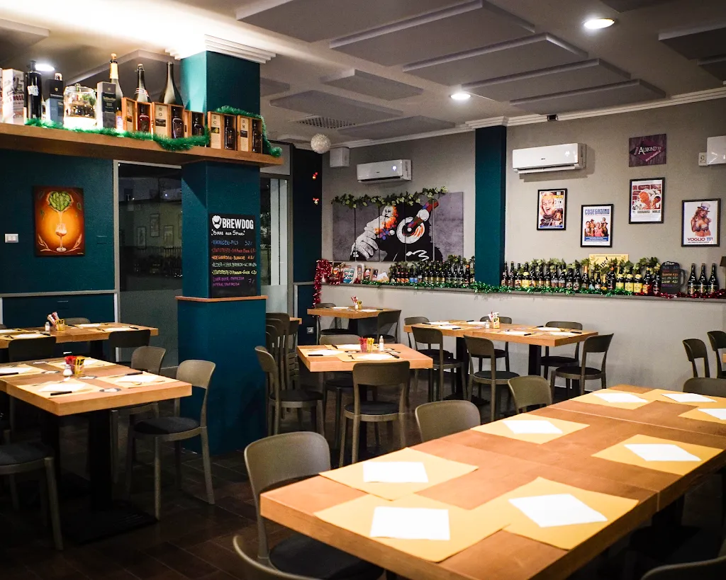 Pizza Margherita Risto Pub restaurant in Quartu Sant'Elena