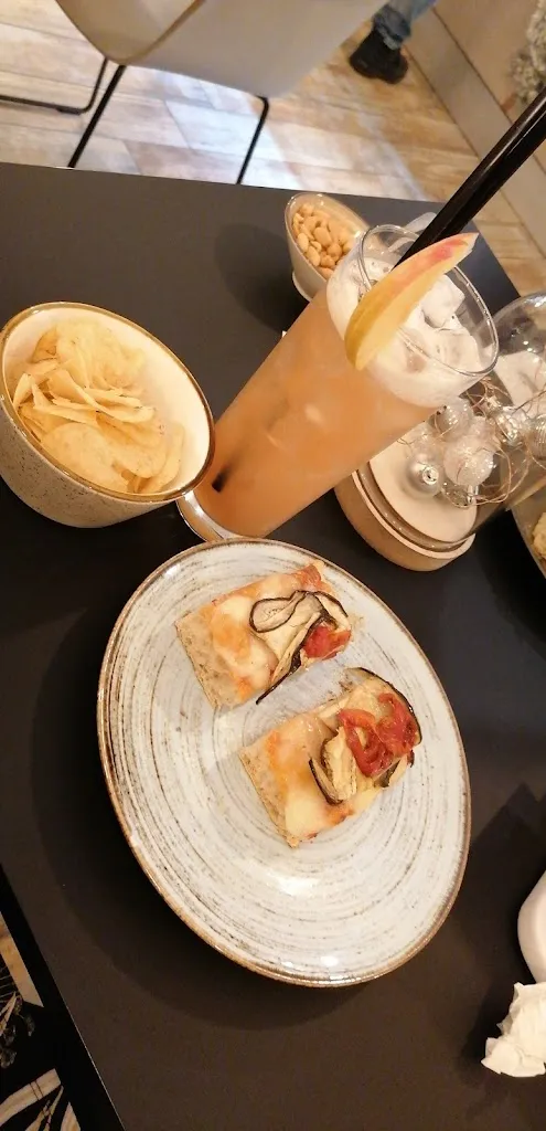 Moonisa Ahsan_Room49_Quartu Sant'Elena_review