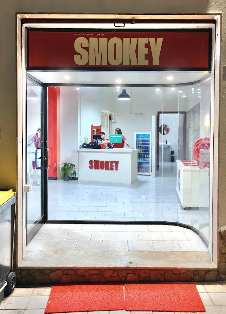 SMOKEY restaurant in Quartu Sant'Elena