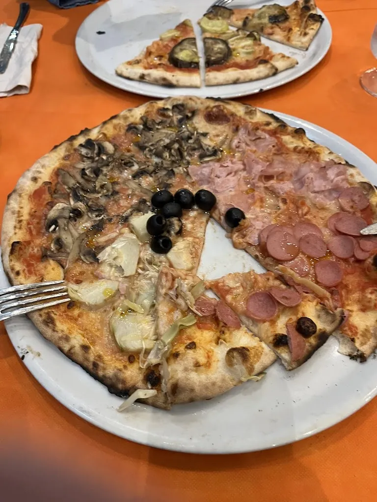 Ristorante Pizzeria Le Camelie_Quartu Sant'Elena_slider_image_3