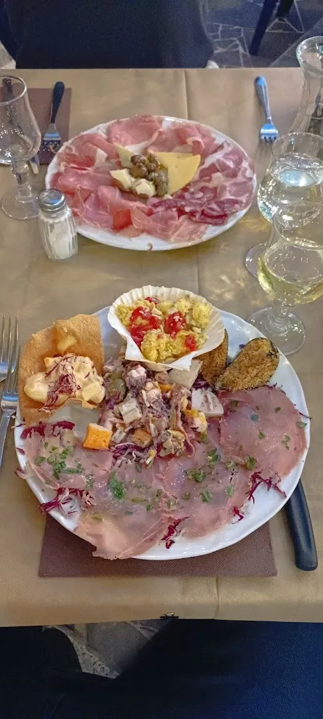 Johannes Gruber_Bar Ristorante Albergo Pizzeria di Bittu Roberto_Samugheo_review